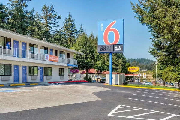 Photo 1 - Motel 6 Eugene, OR - South Springfield