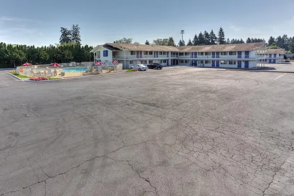 Photo 1 - Motel 6 Tigard, OR - Portland South - Lake Oswego