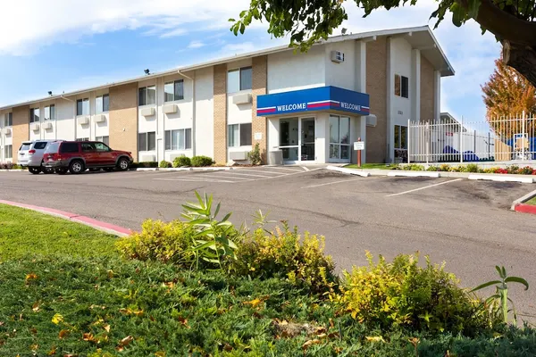 Photo 1 - Motel 6 Boise, ID - Airport