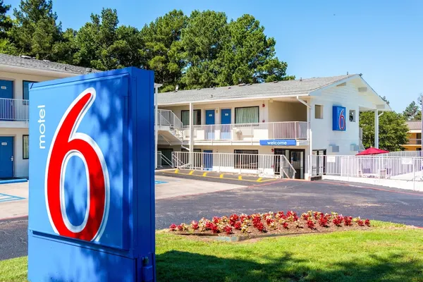 Photo 1 - Motel 6 Longview, TX