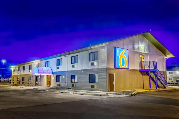 Photo 1 - Motel 6 Duluth, MN