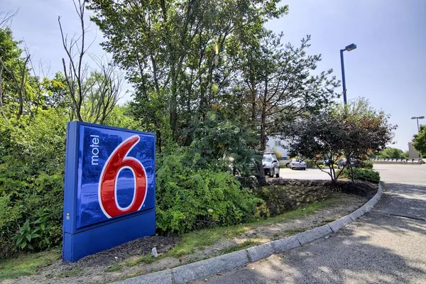 Photo 1 - Motel 6 Portsmouth, NH