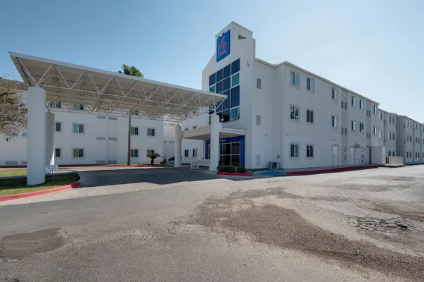 Photo 1 - Motel 6 Brownsville, TX