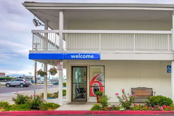 Photo 1 - Motel 6 Medford, OR - North