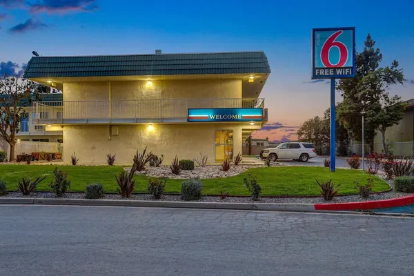 Photo 1 - Motel 6 King City, CA