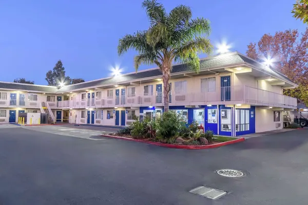 Photo 1 - Motel 6 Hayward, CA – Silicon Valley Gateway