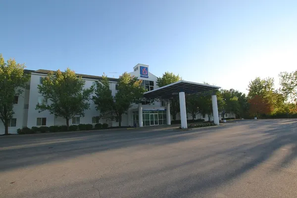 Photo 1 - Motel 6 Colchester, VT - Burlington