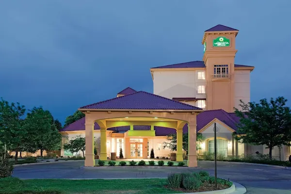 Photo 1 - La Quinta Inn & Suites by Wyndham Colorado Springs South AP