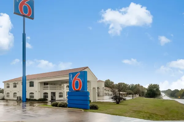 Photo 1 - Motel 6 Canton, TX