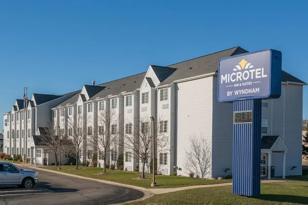 Photo 1 - Microtel Inn & Suites by Wyndham Rochester North Mayo Clinic