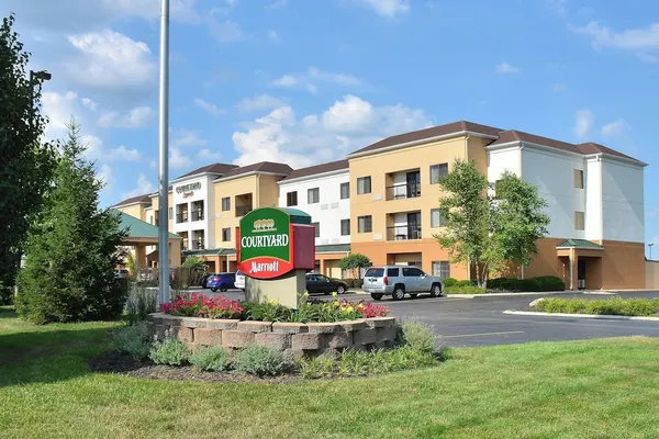 Photo 1 - Courtyard by Marriott Indianapolis South