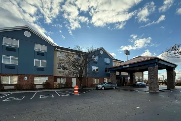 Photo 1 - Comfort Inn & Suites Sharonville - Cincinnati North