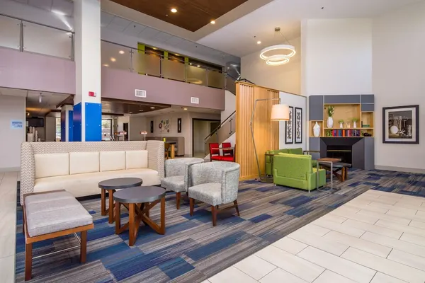 Photo 1 - Holiday Inn Express Hotel & Suites Phoenix-Airport, an IHG Hotel