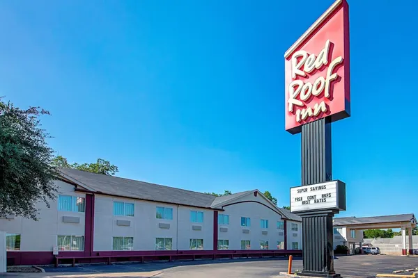 Photo 1 - Red Roof Inn San Marcos