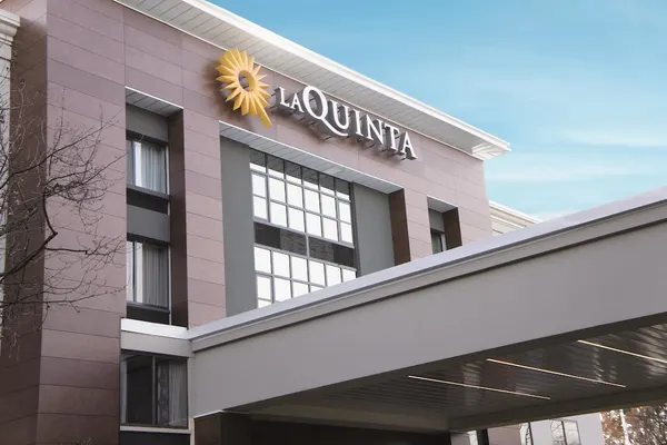 Photo 1 - La Quinta Inn & Suites by Wyndham Raleigh Downtown North