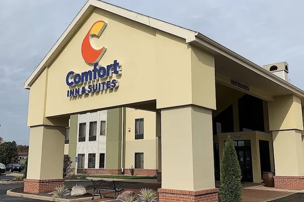 Photo 1 - Comfort Inn & Suites Warsaw near US-30