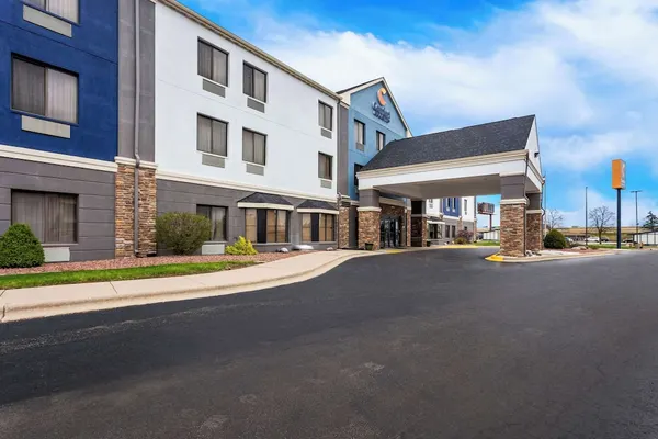 Photo 1 - Comfort Inn & Suites Kenosha-Pleasant Prairie