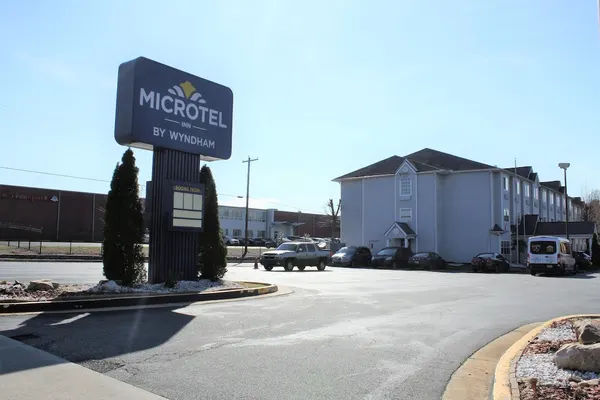 Photo 1 - Microtel Inn by Wyndham Atlanta Airport