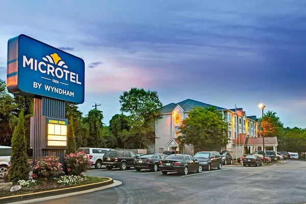 Photo 1 - Microtel Inn by Wyndham Atlanta Airport