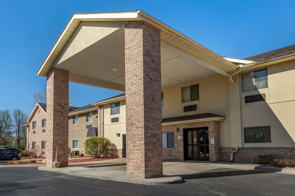 Photo 1 - Comfort Inn And Suites Paw Paw