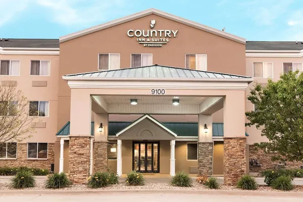 Photo 1 - Country Inn & Suites by Radisson, Cedar Rapids Airport, IA