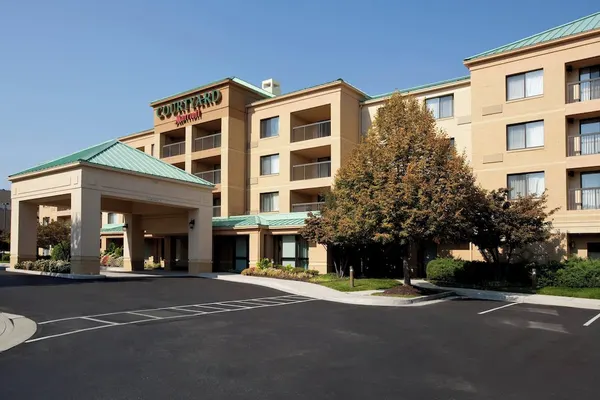 Photo 1 - Courtyard by Marriott Richmond Northwest