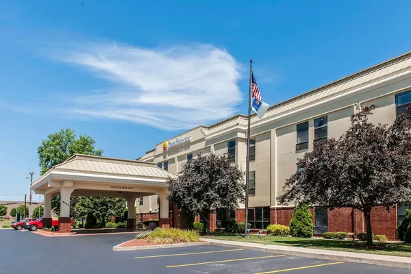 Photo 1 - Comfort Inn Blue Ash North