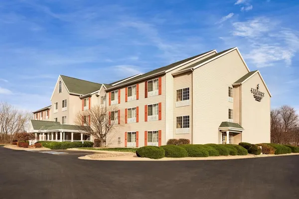 Photo 1 - Country Inn & Suites by Radisson, Clinton, IA