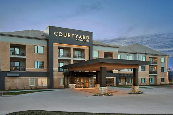 Photo 1 - Courtyard by Marriott Wausau
