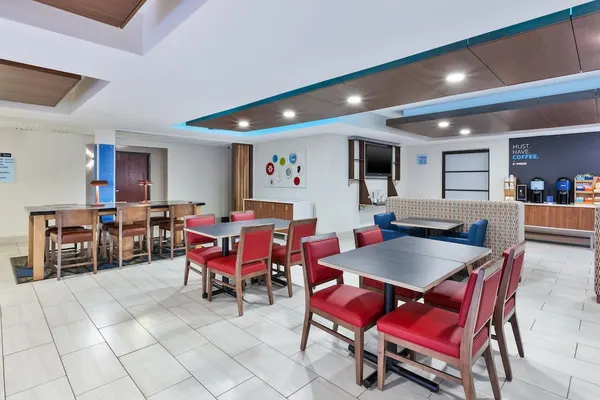 Photo 1 - Holiday Inn Express & Suites Three Rivers by IHG