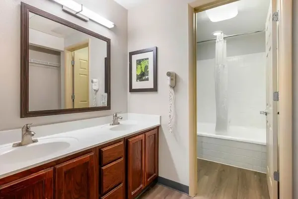 Photo 1 - Extended Stay America Suites Indianapolis Airport W Southern