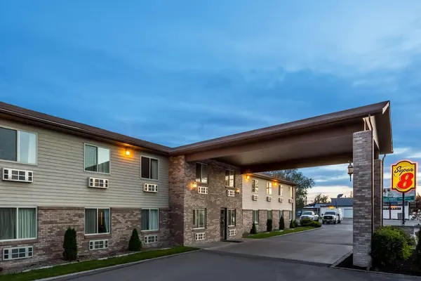 Photo 1 - Super 8 by Wyndham Rexburg