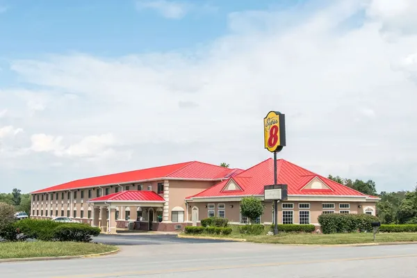 Photo 1 - Super 8 by Wyndham Elizabethtown