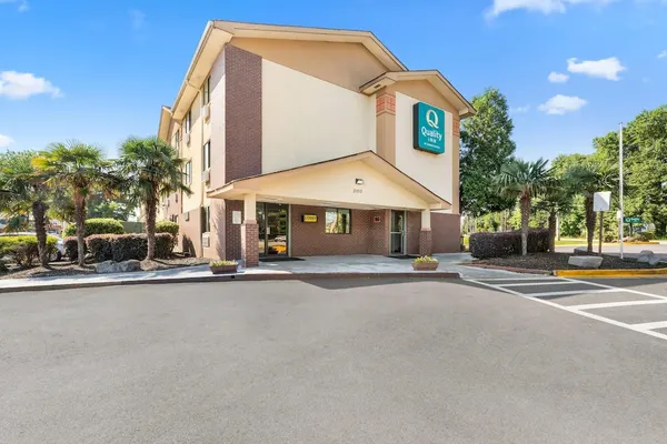 Photo 1 - Quality Inn Atlanta Airport - Central