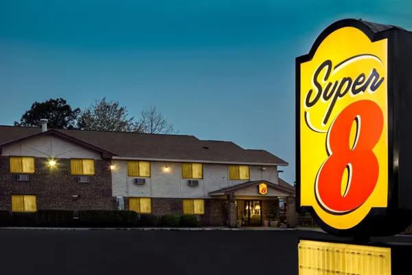 Photo 1 - Super 8 by Wyndham Greenville