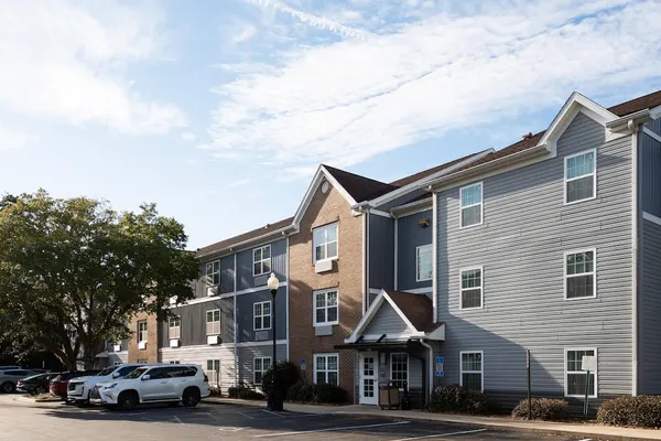 Photo 1 - Alluxsuites at 1876, an Ascend Collection Hotel