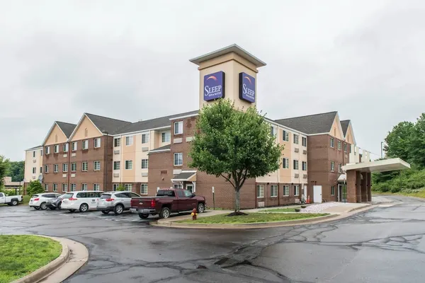 Photo 1 - MainStay Suites Pittsburgh Airport