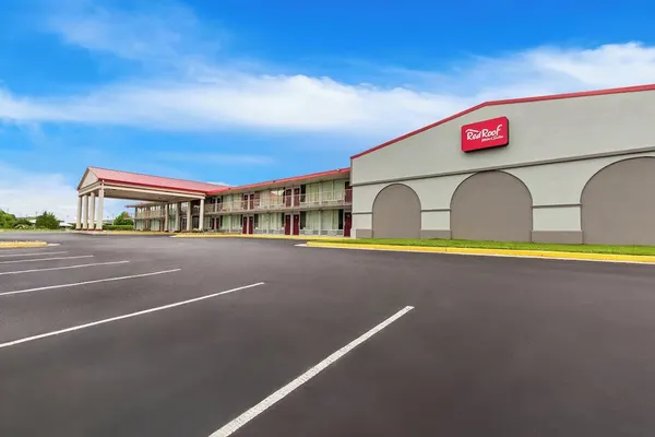 Photo 1 - Red Roof Inn & Suites Cave City