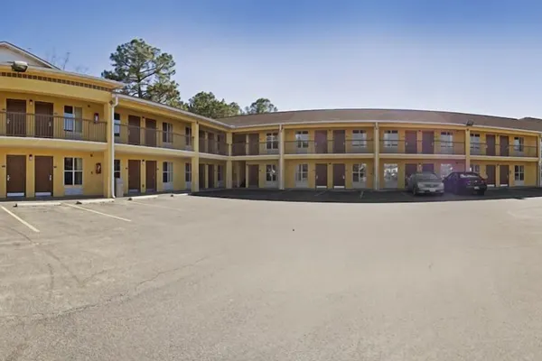 Photo 1 - Days Inn by Wyndham Alma