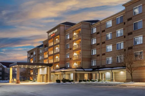 Photo 1 - Courtyard by Marriott Cleveland Airport South