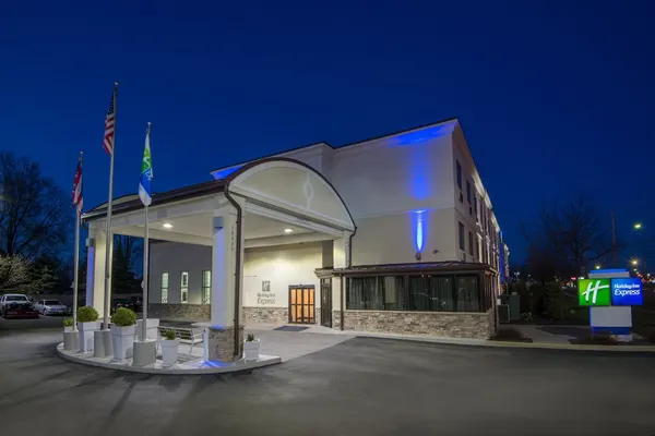 Photo 1 - Holiday Inn Express Cleveland Airport - Brookpark by IHG