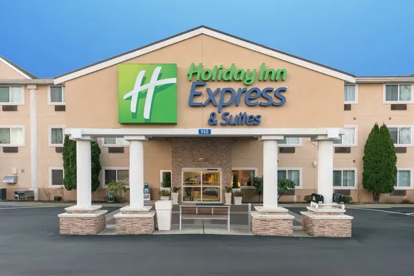 Photo 1 - Holiday Inn Express & Suites Burlington, an IHG Hotel