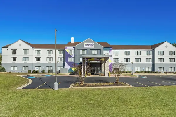 Photo 1 - Spark by Hilton Macon North