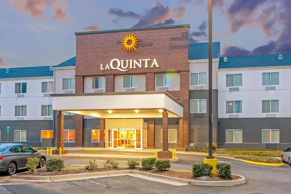 Photo 1 - La Quinta Inn & Suites by Wyndham Manassas Battlefield