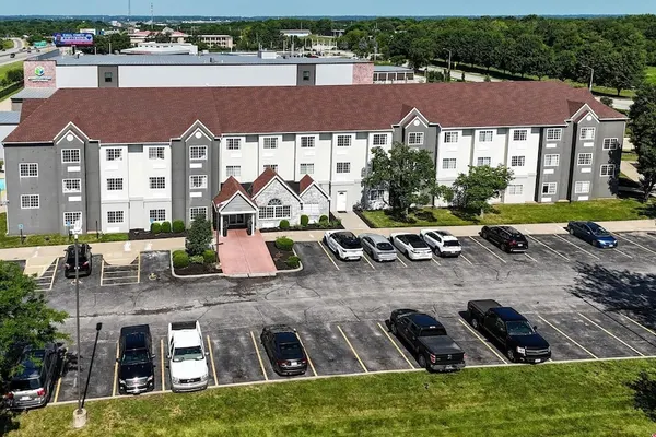 Photo 1 - Sonesta Essential Hotels Blue Springs