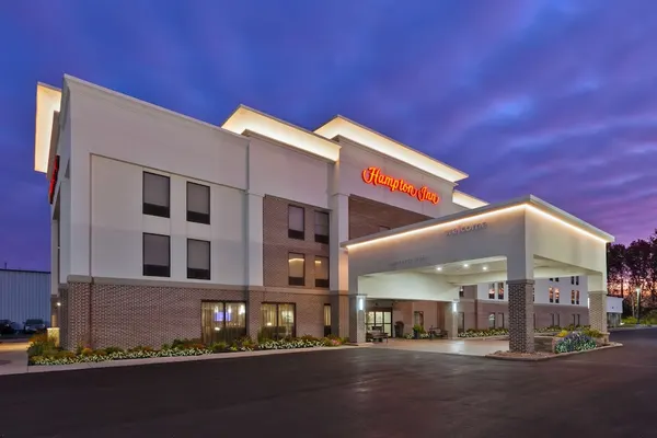 Photo 1 - Hampton Inn Marysville