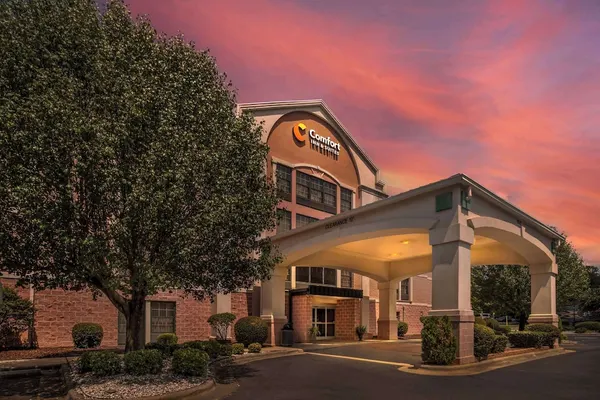 Photo 1 - Comfort Inn & Suites Lake Norman