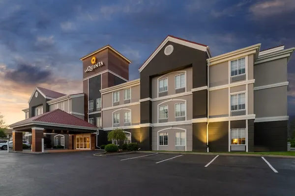 Photo 1 - La Quinta Inn & Suites by Wyndham Lexington South / Hamburg