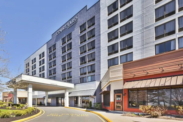 Photo 1 - Courtyard by Marriott Secaucus Meadowlands