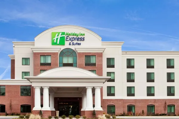 Photo 1 - Holiday Inn Express & Suites Wilmington-Newark